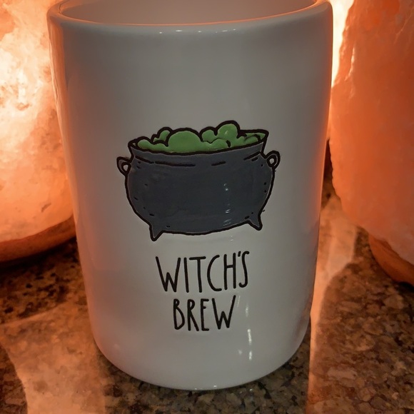 Rae Dunn Witch’s Brew Candle By Magenta Richly Scented Midnight Apple - Picture 3 of 9